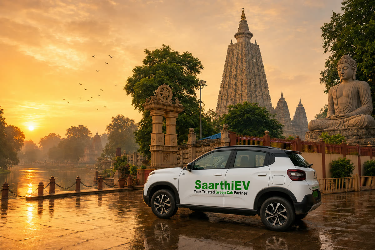 A SaarthiEV electric cab framed against Bihar's heritage architecture